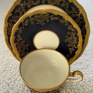 Vintage dish set